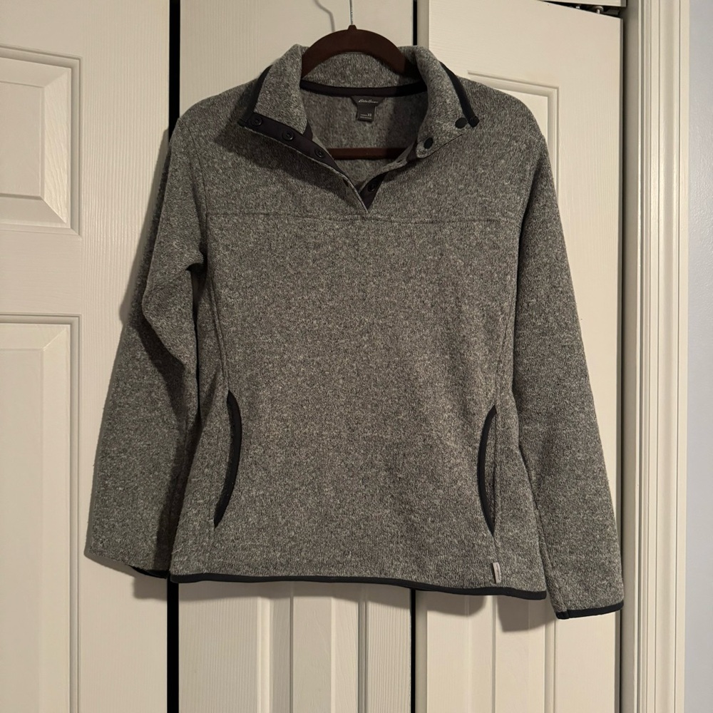 Gray Eddie Bauer fleece pullover with front pocket. Size XS